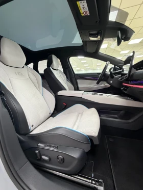 VW ID.7 82 kWh Pro/Head-UP/Pano/Масаж/Подгрев/Обдух/Karman, снимка 11 - Автомобили и джипове - 53602345