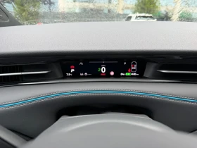 VW ID.7 82 kWh Pro/Head-UP/Pano/Масаж/Подгрев/Обдух/Karman, снимка 14 - Автомобили и джипове - 53602345