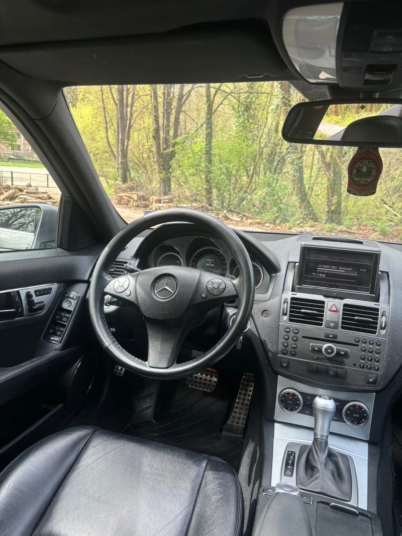 Mercedes-Benz C 350 AMG, 4x4, 7g троник+ пера, Harman Kardon, снимка 12 - Автомобили и джипове - 47411932