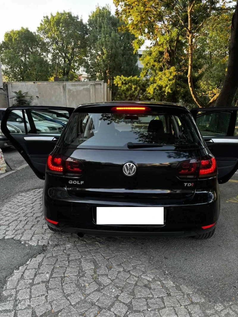 VW Golf 1.6 TDI, снимка 11 - Автомобили и джипове - 47635969