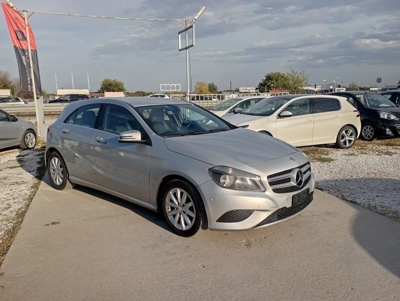 Mercedes-Benz A 180 Полукожа, навигация , снимка 1 - Автомобили и джипове - 47619696