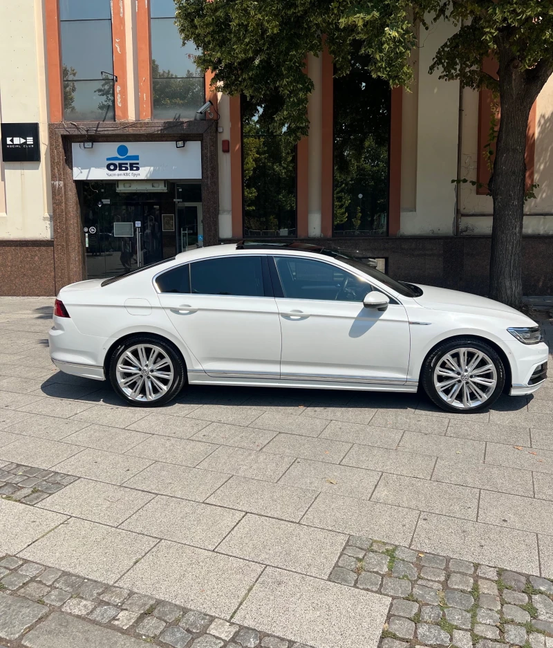 VW Passat 2.0 BiTDI R-Line 4Motion, снимка 4 - Автомобили и джипове - 47754327