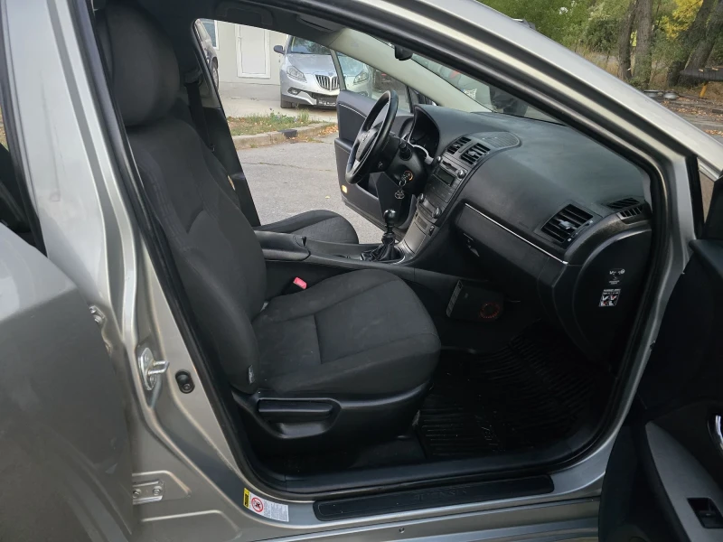 Toyota Avensis 1.8БЕНЗИН/147КС/КЛИМАТРОНИК, снимка 11 - Автомобили и джипове - 52268489