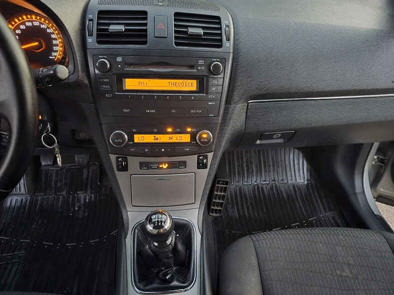 Toyota Avensis 1.8БЕНЗИН/147КС/КЛИМАТРОНИК, снимка 14 - Автомобили и джипове - 52268489