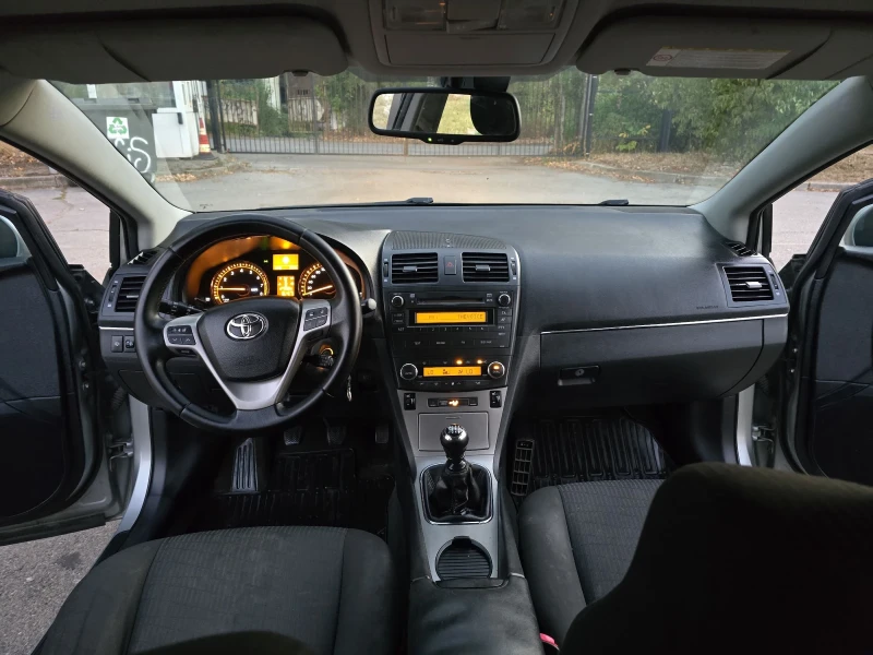 Toyota Avensis 1.8БЕНЗИН/147КС/КЛИМАТРОНИК, снимка 15 - Автомобили и джипове - 52268489