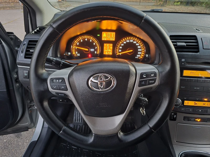 Toyota Avensis 1.8БЕНЗИН/147КС/КЛИМАТРОНИК, снимка 13 - Автомобили и джипове - 52268489
