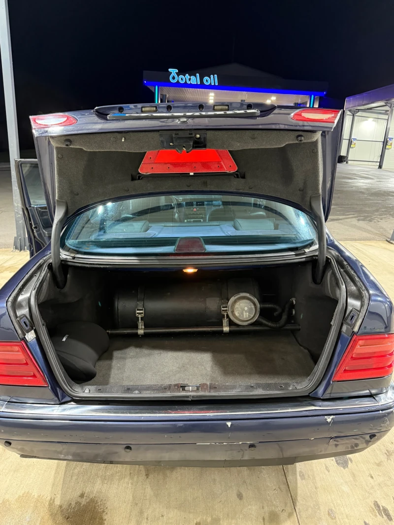 Mercedes-Benz E 200 LPG, снимка 5 - Автомобили и джипове - 52725758