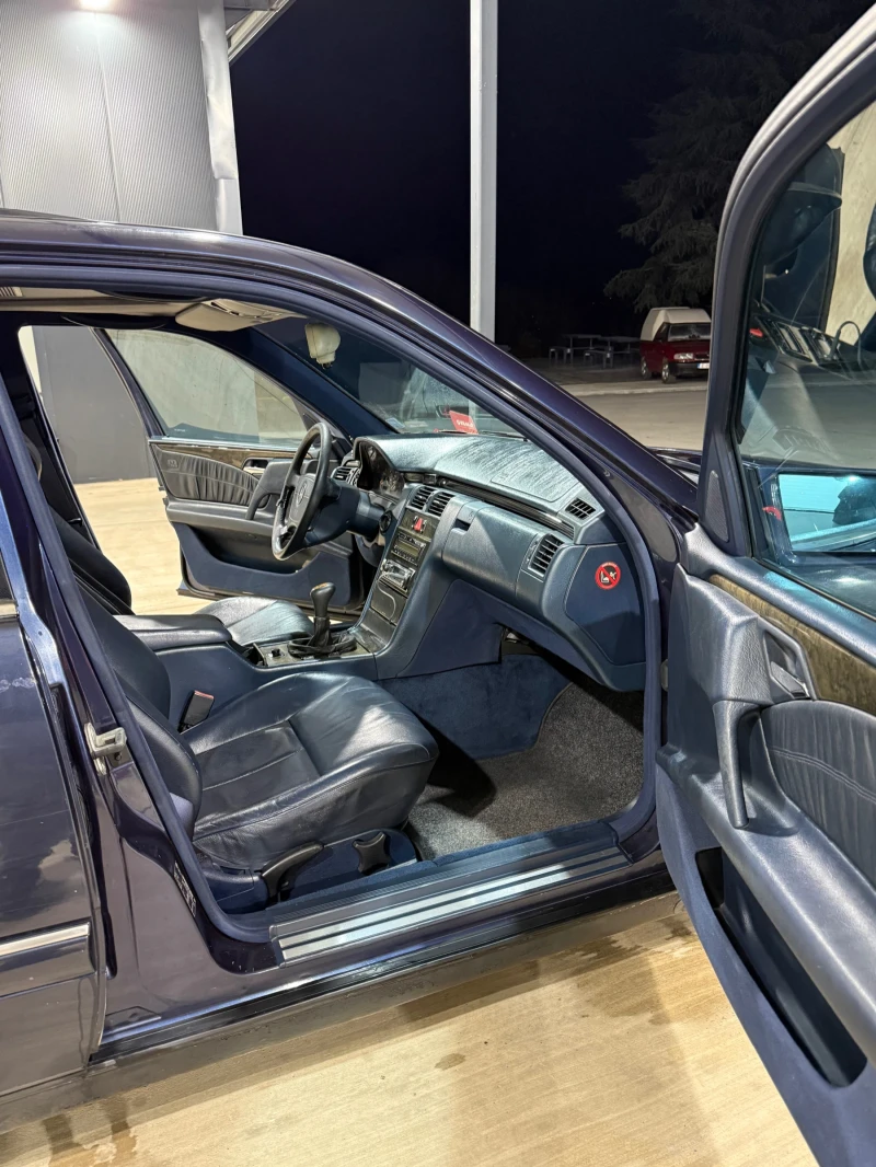 Mercedes-Benz E 200 LPG, снимка 10 - Автомобили и джипове - 52725758