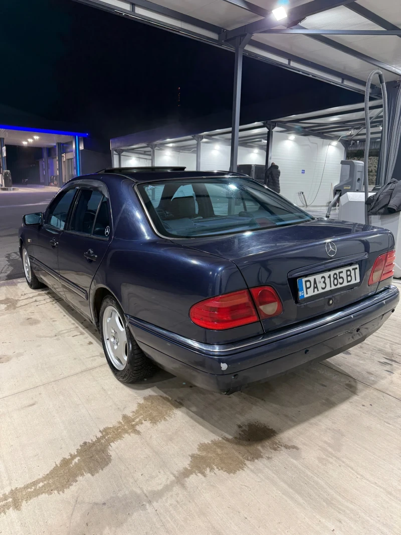 Mercedes-Benz E 200 LPG, снимка 3 - Автомобили и джипове - 52725758
