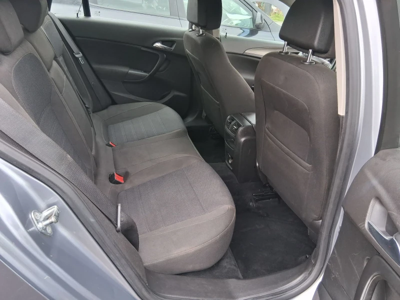 Opel Insignia 1.8  140кс, снимка 13 - Автомобили и джипове - 53010893