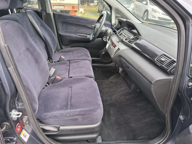 Honda Fr-v 1.8 като нова , снимка 11 - Автомобили и джипове - 53010893