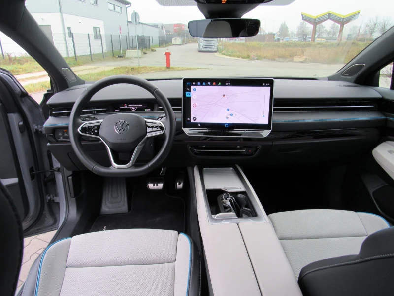 VW ID.7 82 kWh Pro/Head-UP/Pano/Масаж/Подгрев/Обдух/Karman, снимка 9 - Автомобили и джипове - 53168785