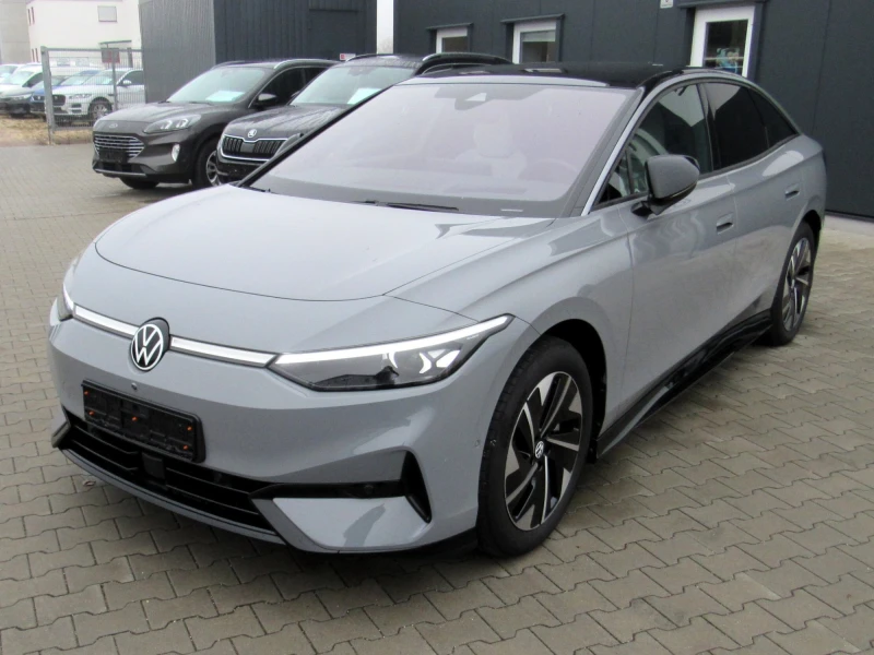 VW ID.7 82 kWh Pro/Head-UP/Pano/Масаж/Подгрев/Обдух/Karman, снимка 2 - Автомобили и джипове - 53168785