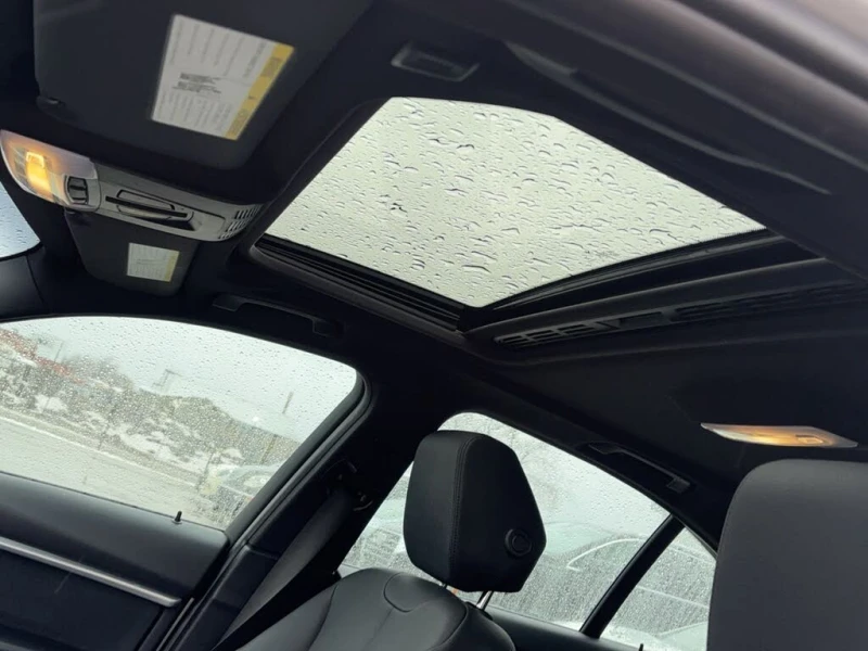 BMW 330 xDrive* АвтоКредит* (Цена до БГ) , снимка 10 - Автомобили и джипове - 53560434