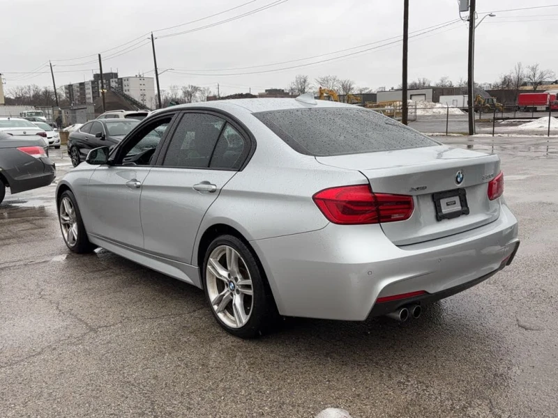 BMW 330 xDrive* АвтоКредит* (Цена до БГ) , снимка 7 - Автомобили и джипове - 53560434