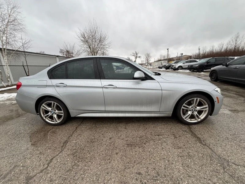 BMW 330 xDrive* АвтоКредит* (Цена до БГ) , снимка 4 - Автомобили и джипове - 53560434