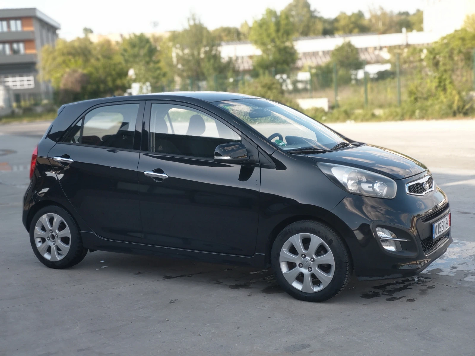 Kia Picanto 1.0 - изображение 7