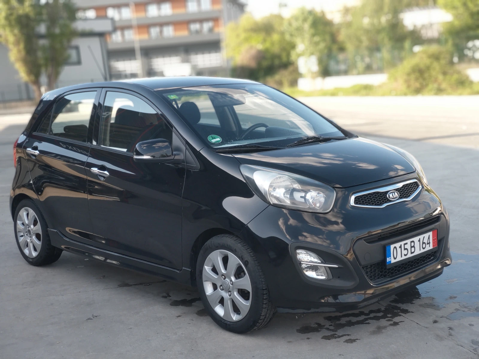 Kia Picanto 1.0 - изображение 2