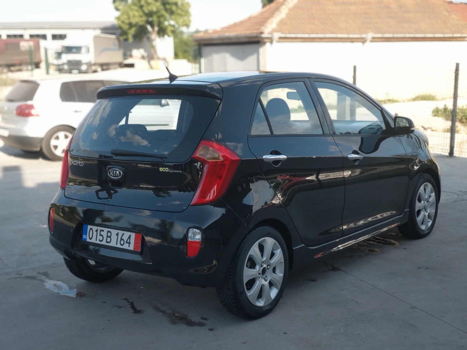 Kia Picanto 1.0 - изображение 5