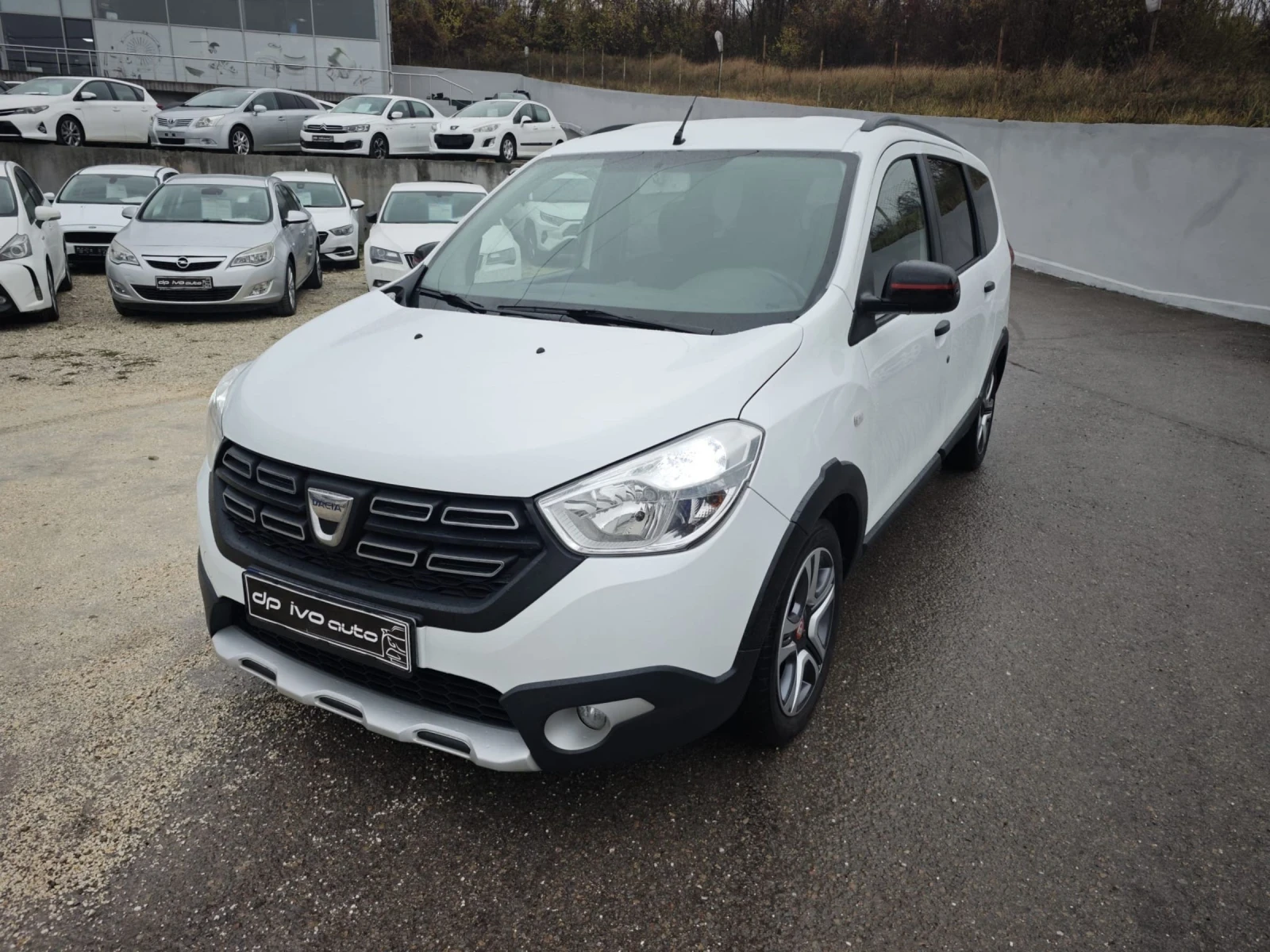 Dacia Lodgy 1.6i* ГАЗ* STEPWAY* НАВИ* КАМЕРА* ТОП ЦЕНА - [1] 