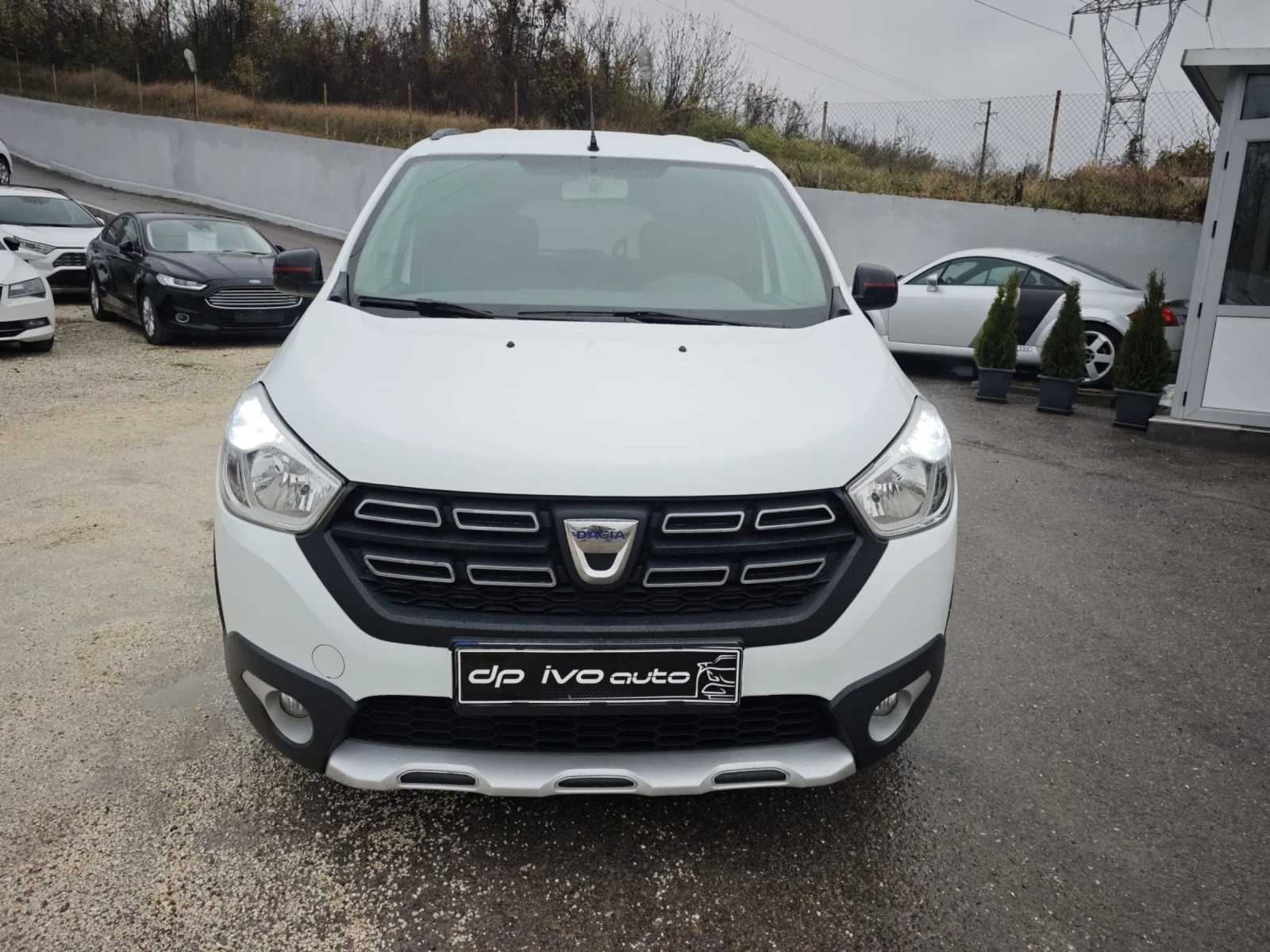 Dacia Lodgy 1.6i* ГАЗ* STEPWAY* НАВИ* КАМЕРА* ТОП ЦЕНА - изображение 8