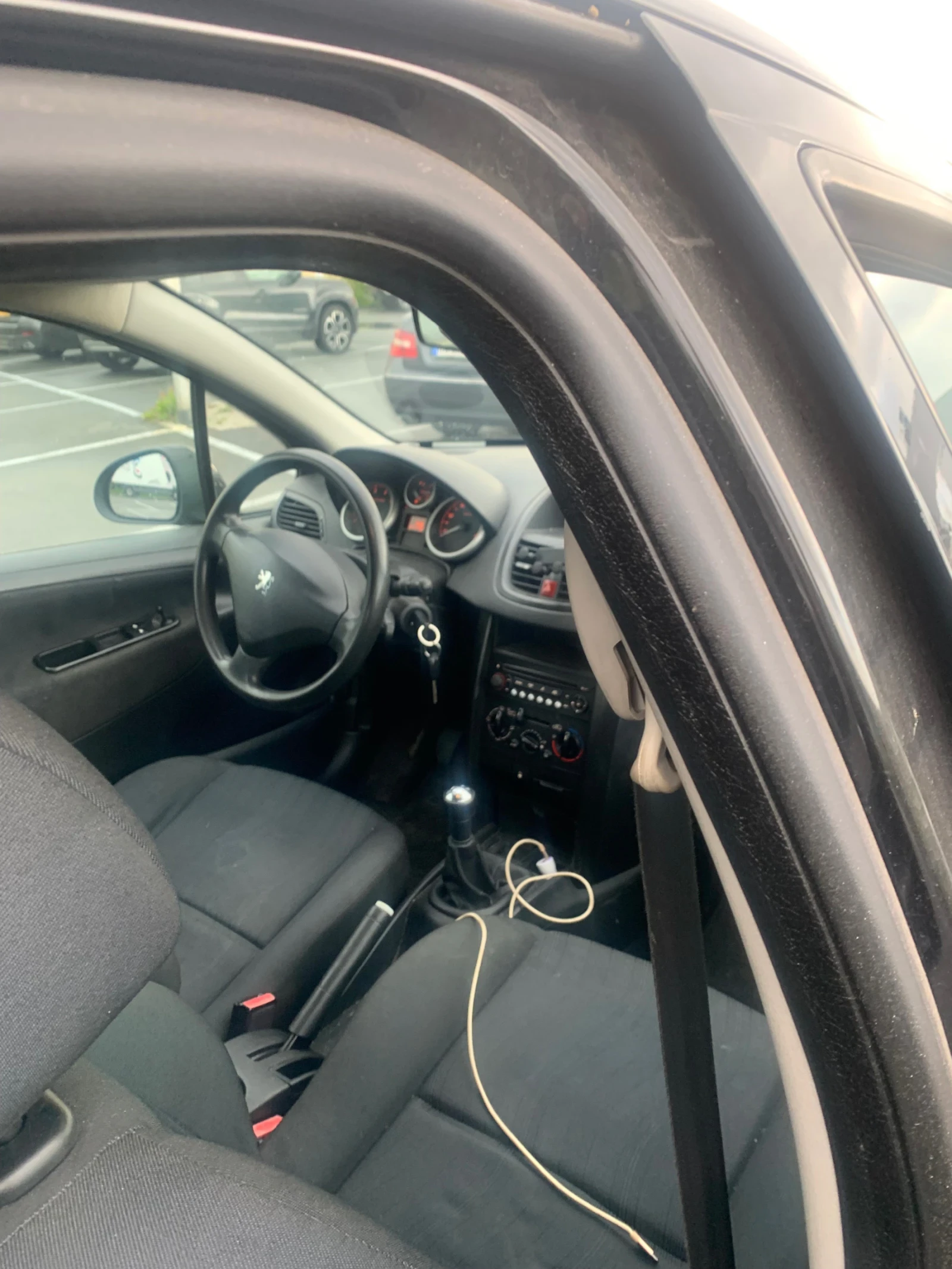 Peugeot 207 1.4 бензин  - изображение 10