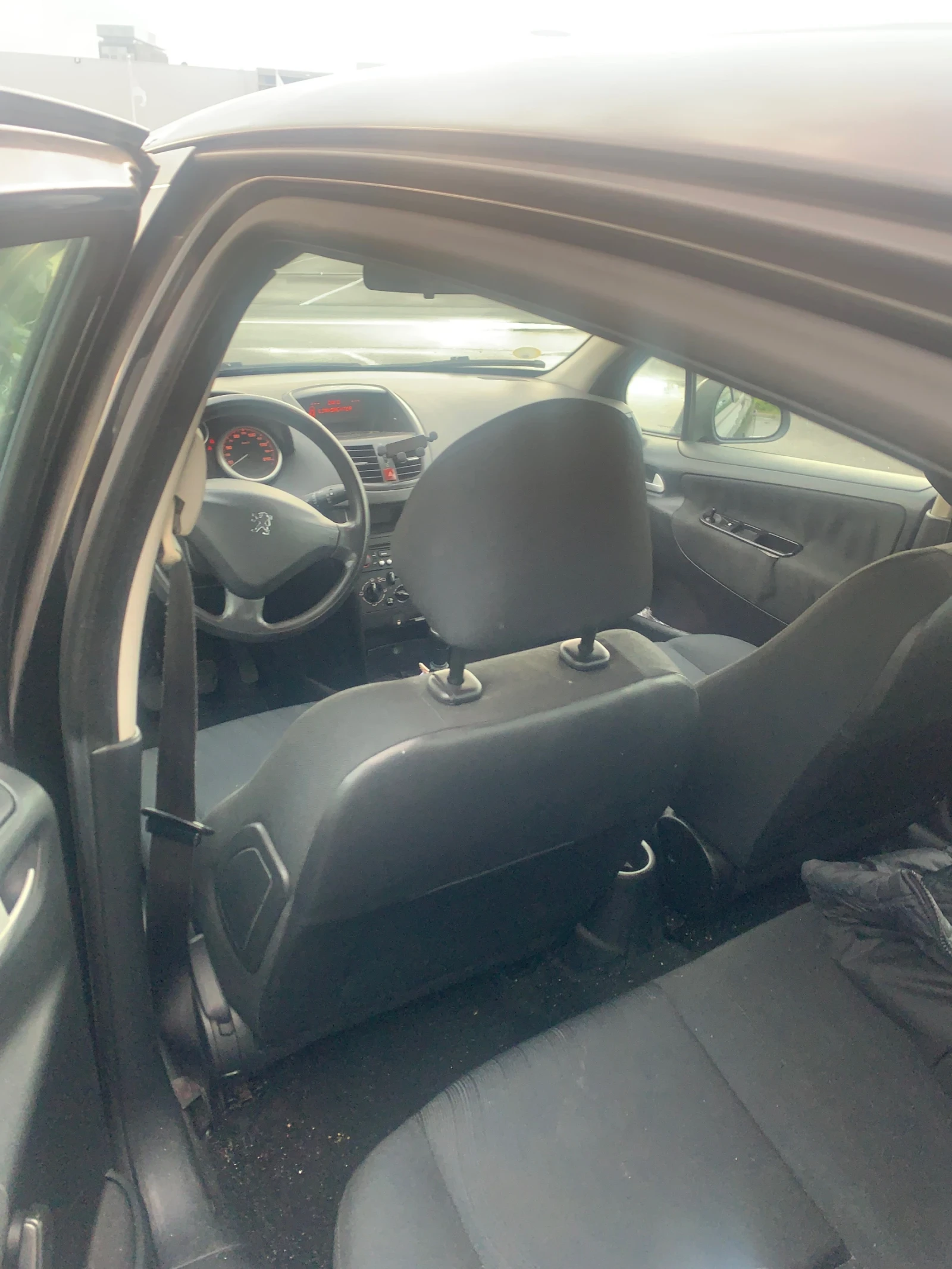 Peugeot 207 1.4 бензин  - изображение 9
