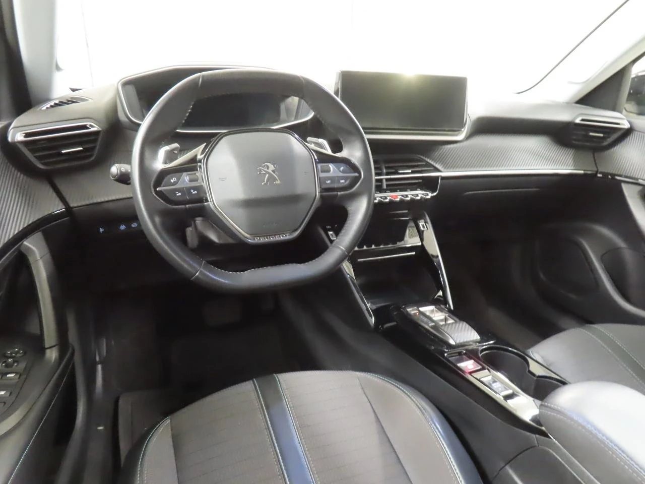 Peugeot 2008 Allure 3D новия автомат Дистроник Carplay Navi LED - изображение 5