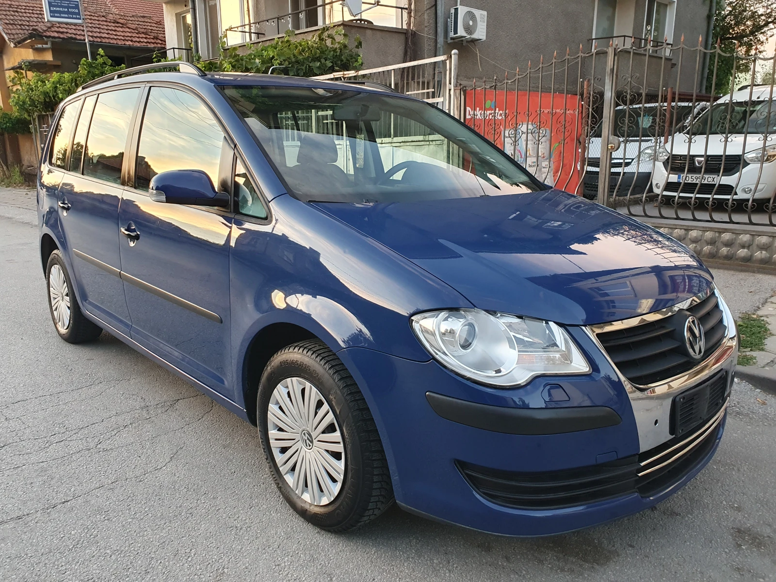 VW Touran 1.6i-102k.s. Face-Lift! - изображение 7