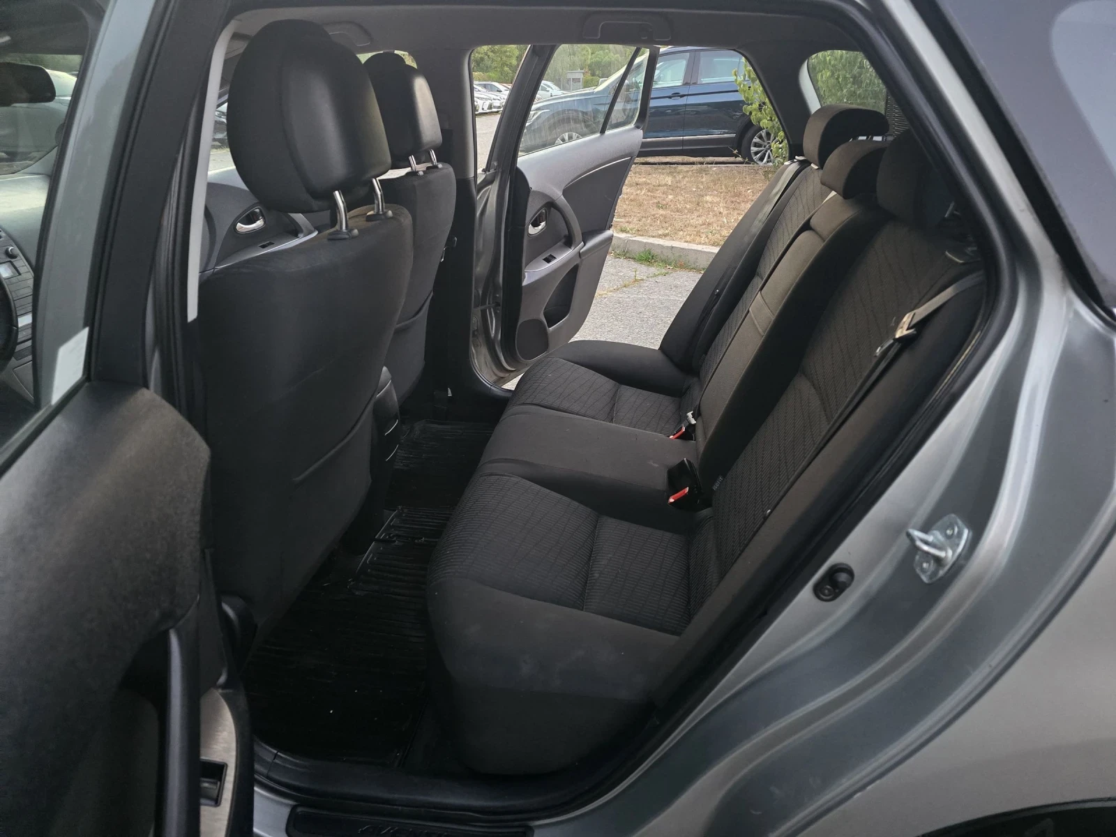 Toyota Avensis 1.8БЕНЗИН/147КС/КЛИМАТРОНИК - изображение 10