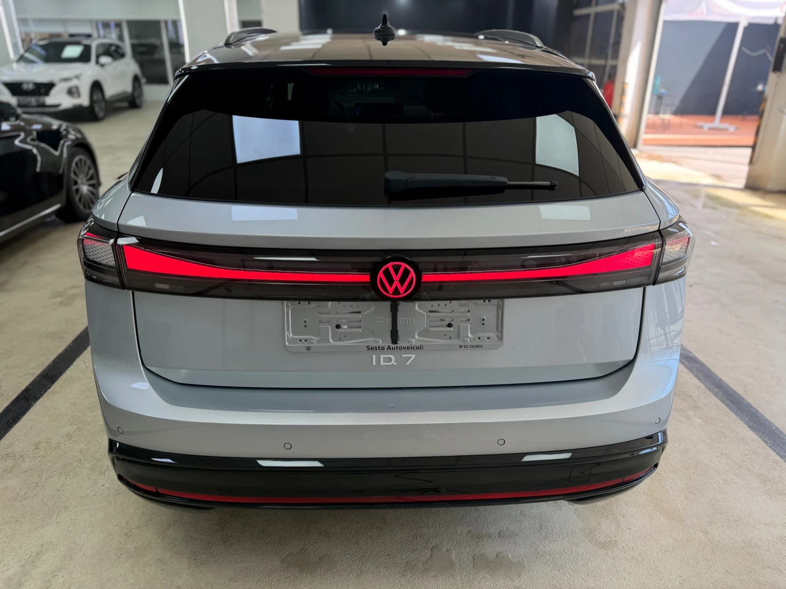 VW ID.7 Tourer PRO Наличен! FULL MAX, снимка 3 - Автомобили и джипове - 54793149