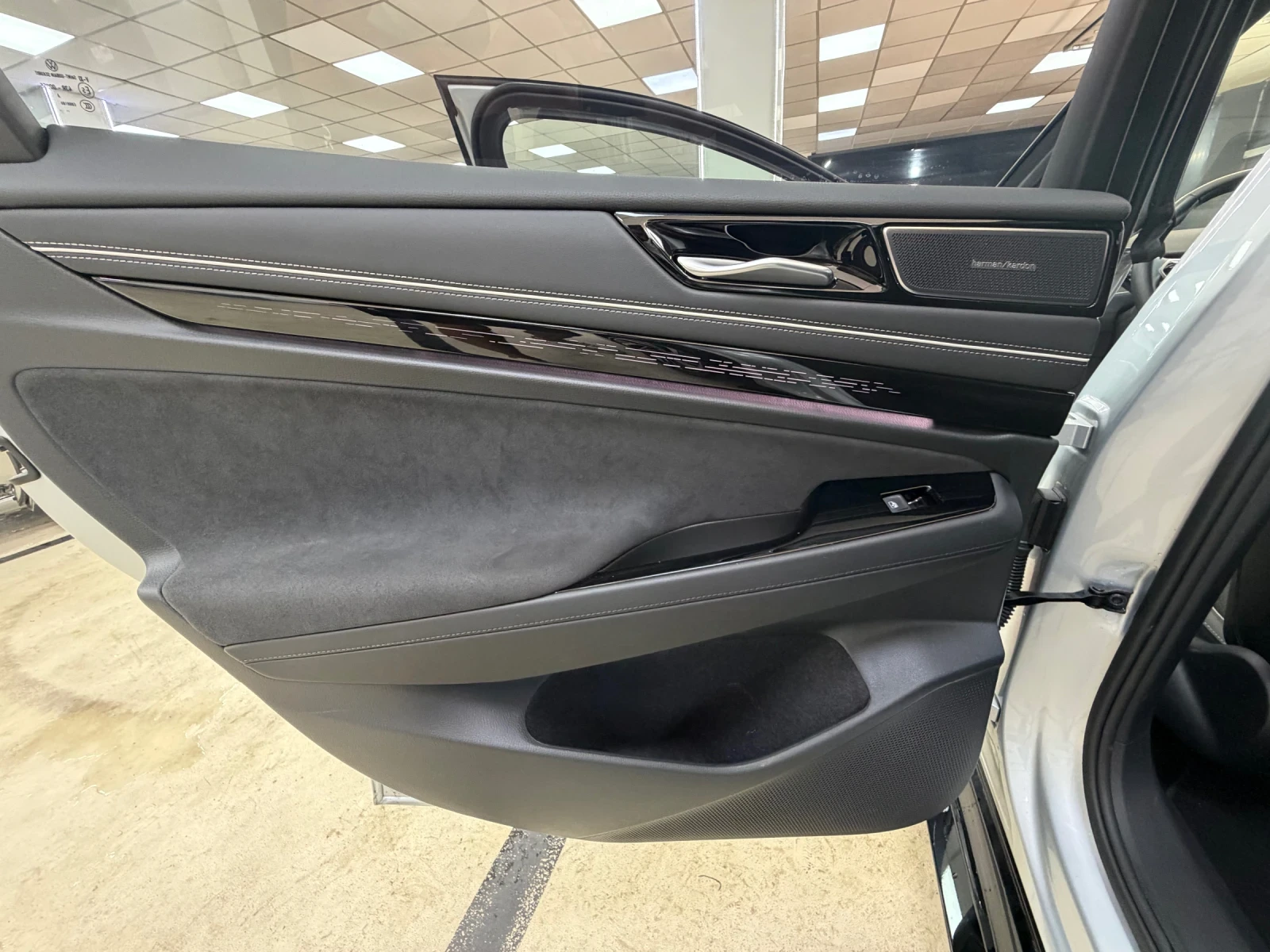 VW ID.7 Tourer PRO Наличен! FULL MAX, снимка 6 - Автомобили и джипове - 54793149