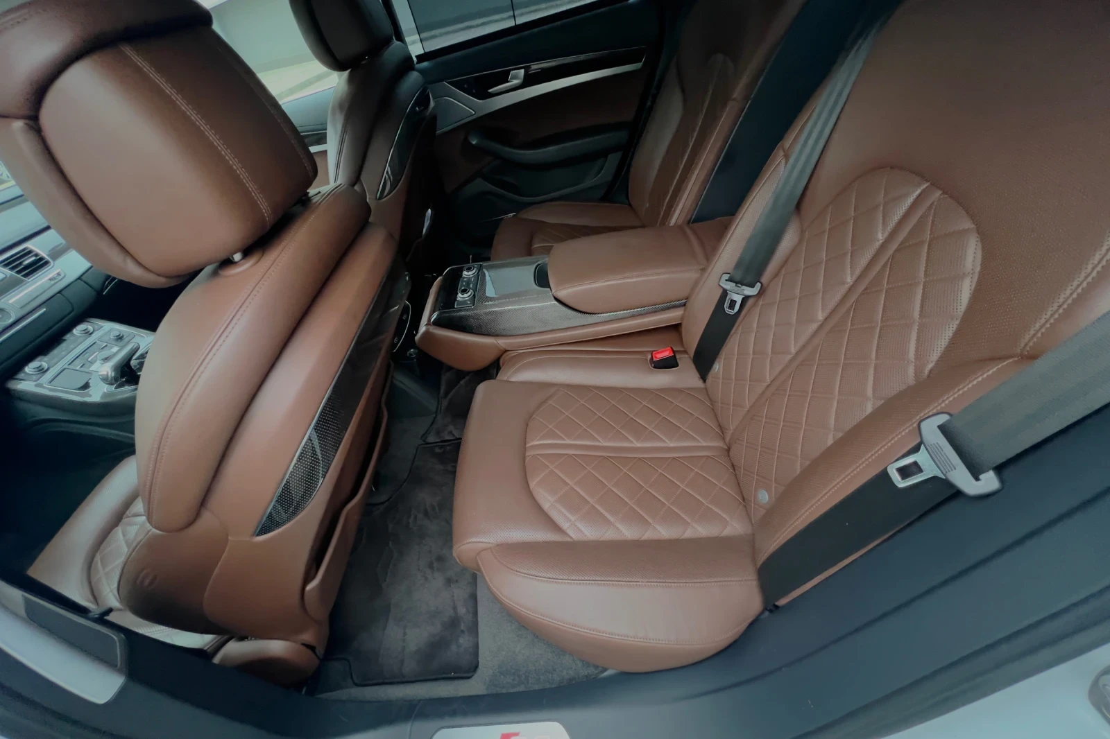 Audi S8  - изображение 8