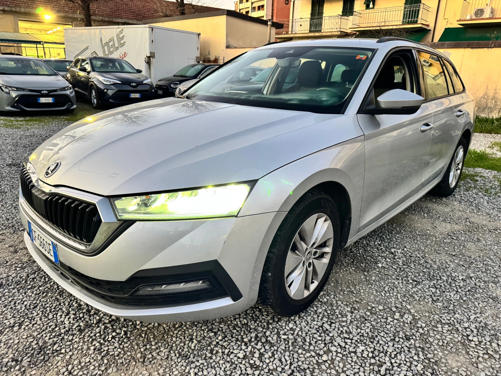 Skoda Octavia, снимка 2 - Автомобили и джипове - 53875788