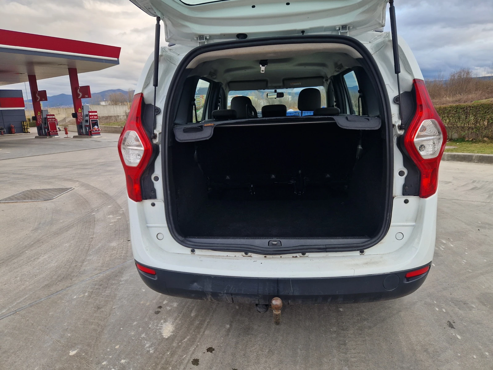 Dacia Lodgy 1.6I/ГАЗ-Бензин/ EU5, снимка 14 - Автомобили и джипове - 53940261