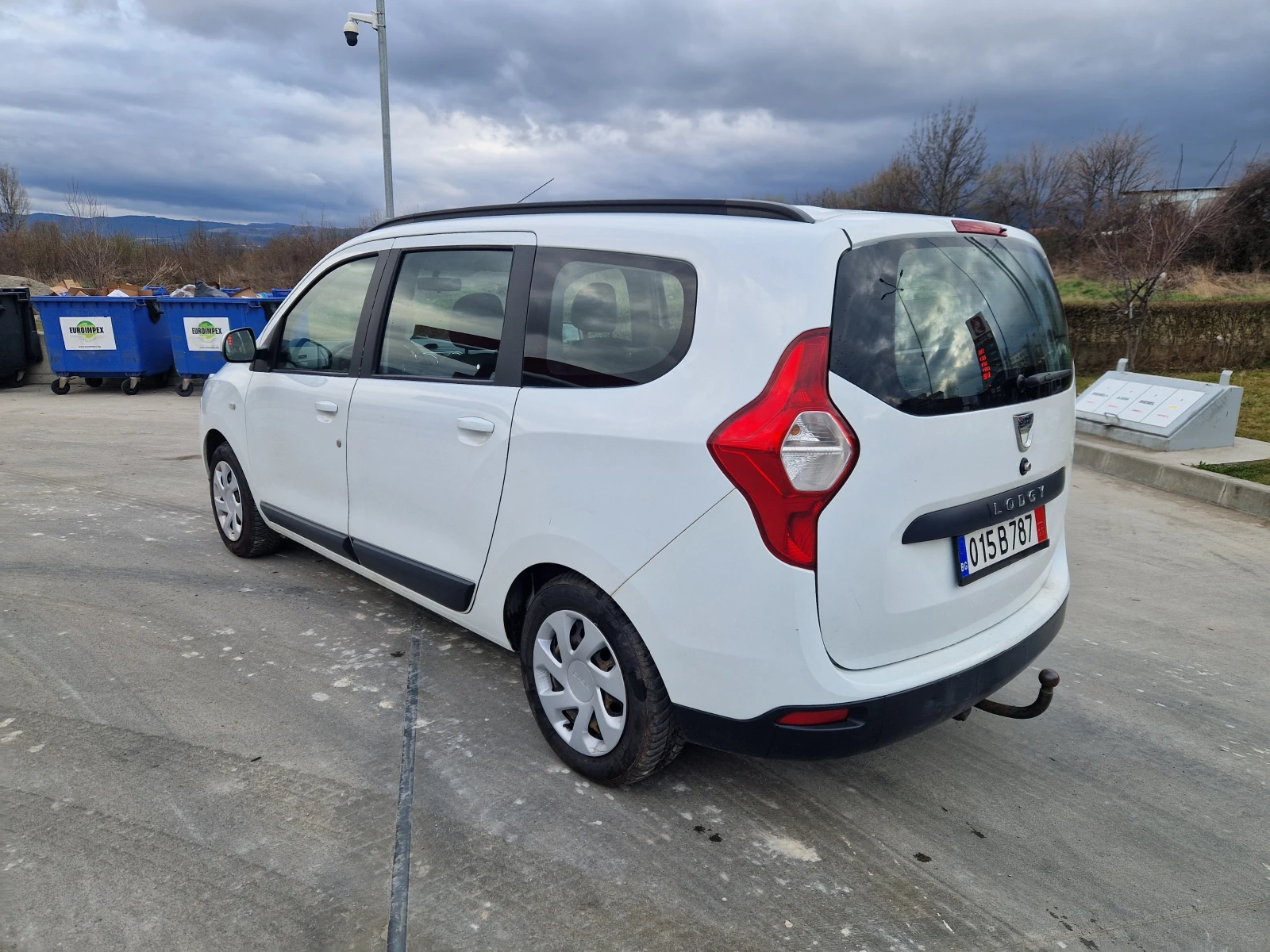 Dacia Lodgy 1.6I/ГАЗ-Бензин/ EU5, снимка 4 - Автомобили и джипове - 53940261