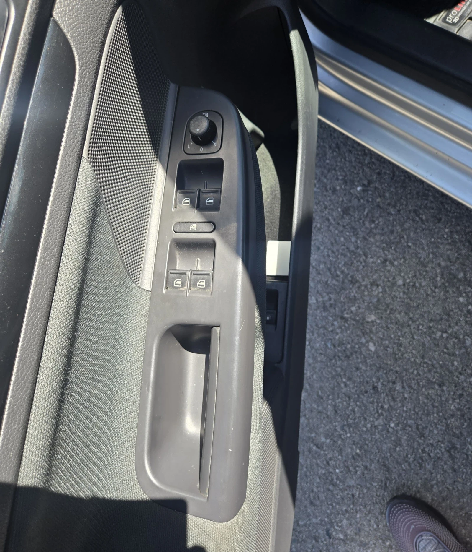 VW Golf 1.9 TDI, снимка 14 - Автомобили и джипове - 54135765