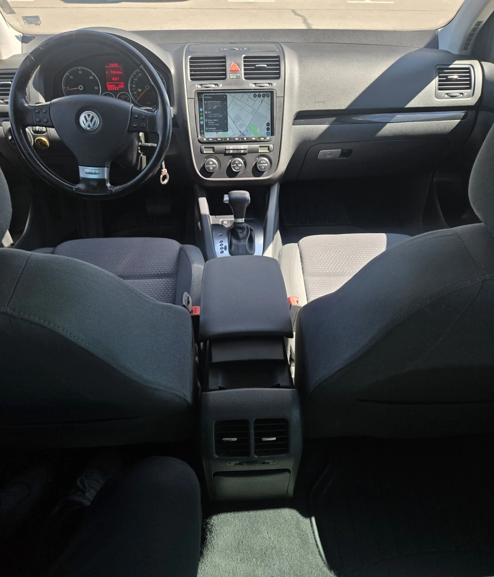 VW Golf 1.9 TDI, снимка 11 - Автомобили и джипове - 54135765