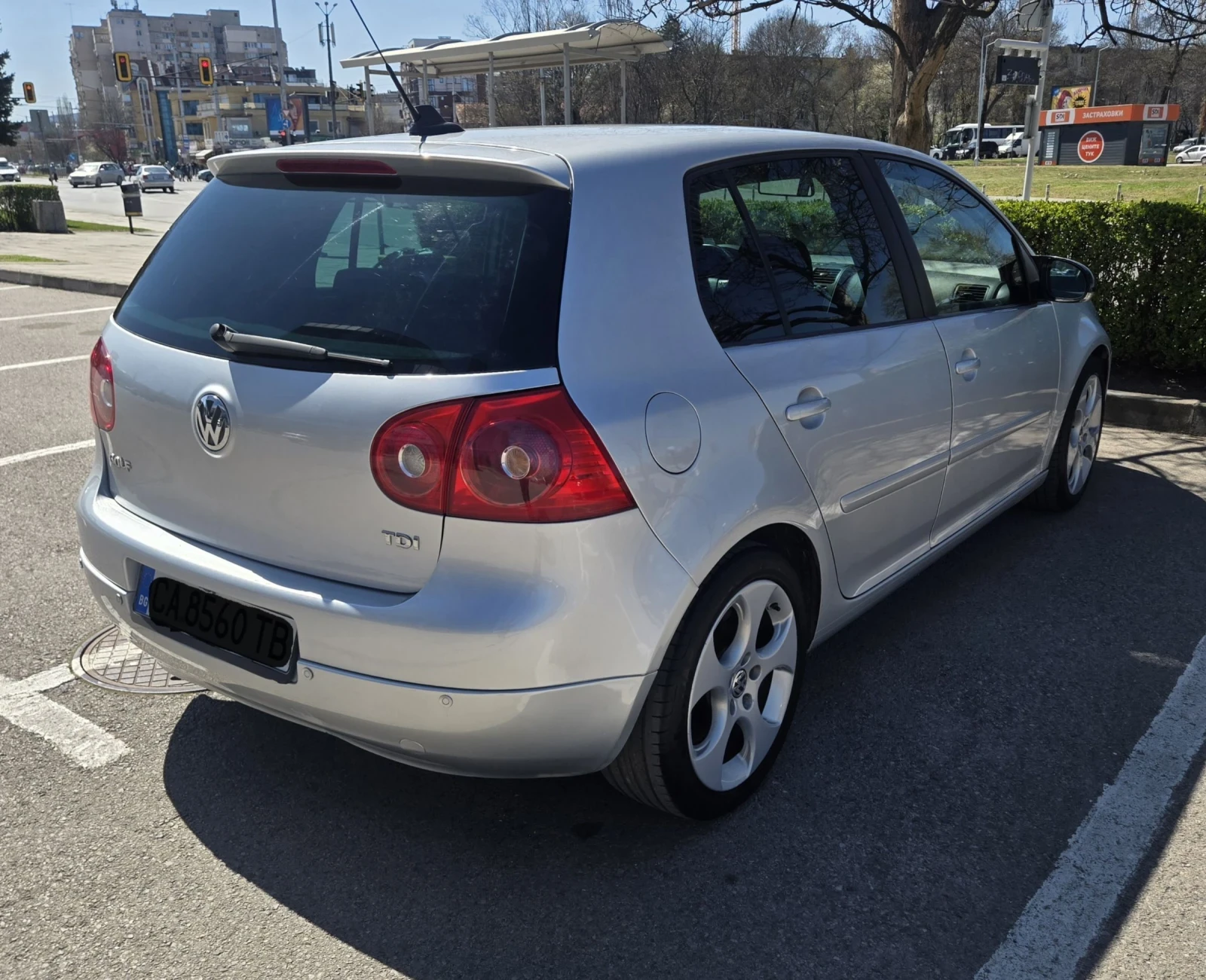 VW Golf 1.9 TDI, снимка 9 - Автомобили и джипове - 54135765
