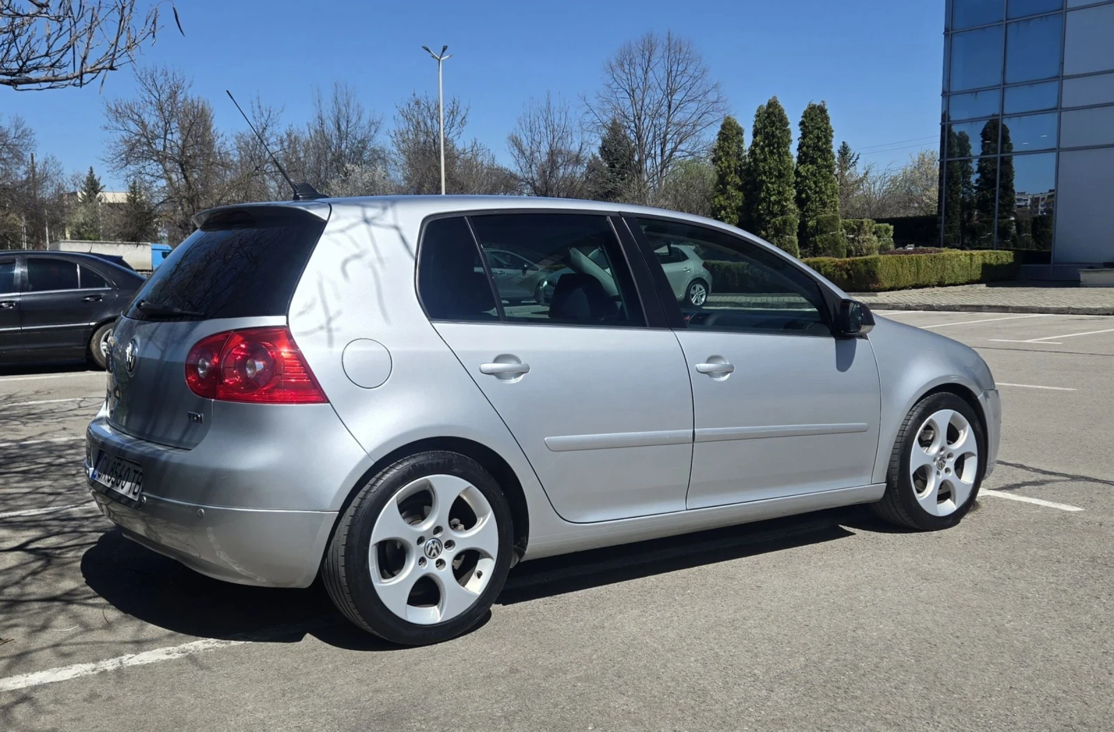 VW Golf 1.9 TDI, снимка 4 - Автомобили и джипове - 54135765