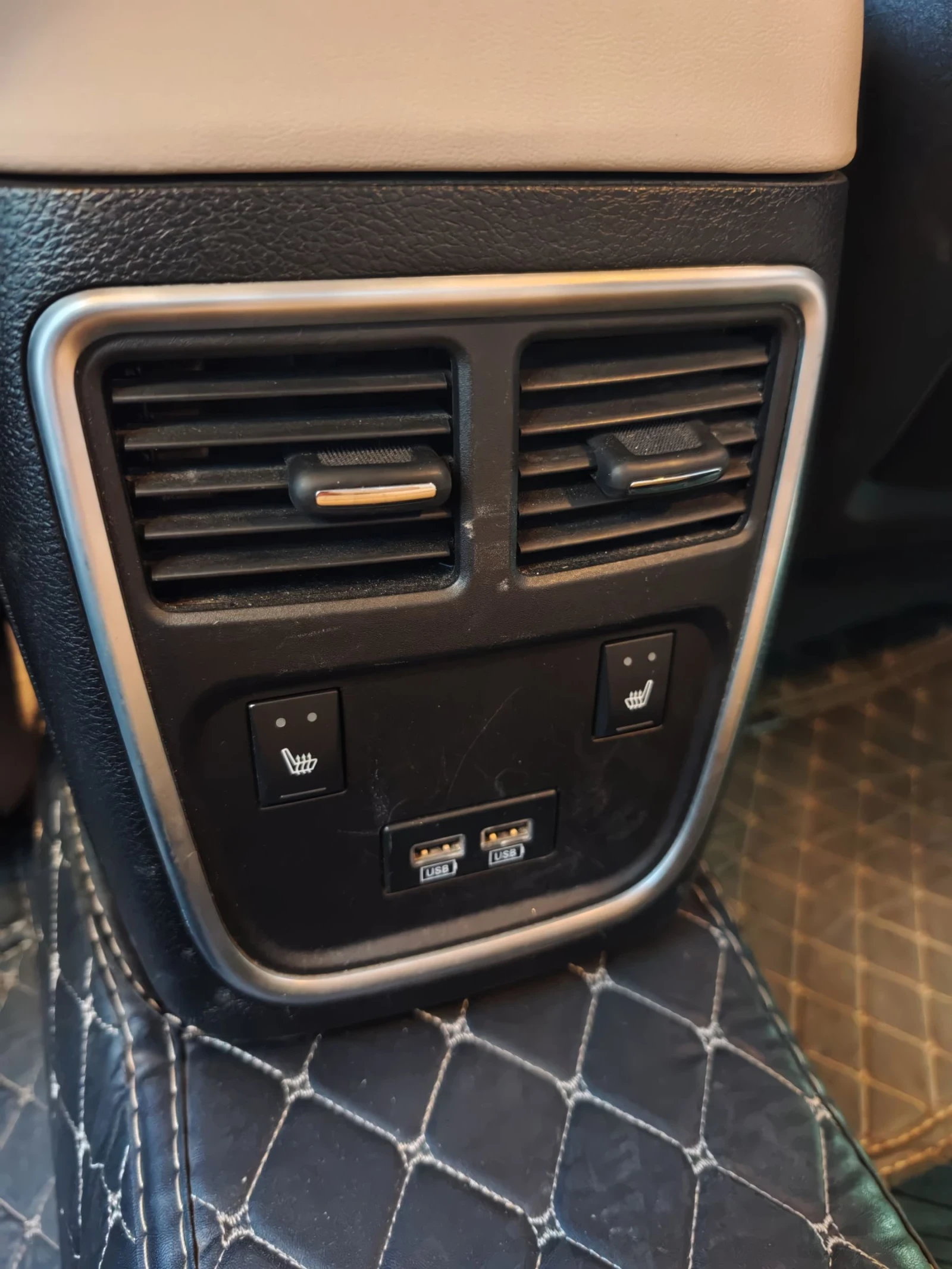 Chrysler 300c 3.6 Limited , снимка 13 - Автомобили и джипове - 54239841