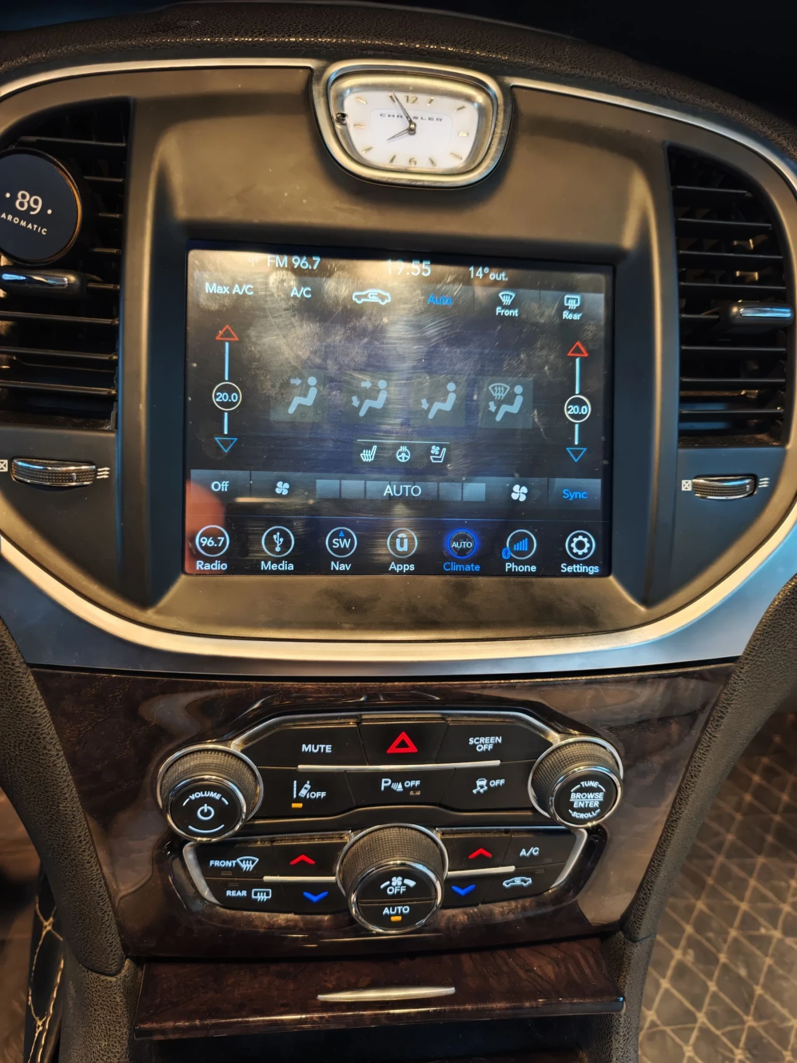 Chrysler 300c 3.6 Limited , снимка 11 - Автомобили и джипове - 54239841