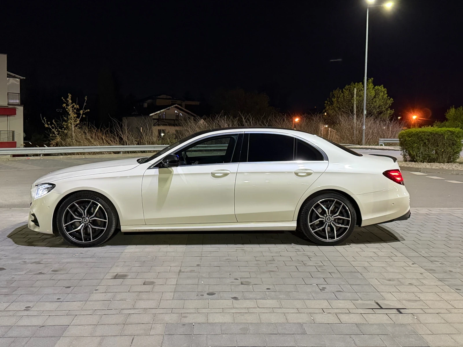Mercedes-Benz E 450 4MATIC, снимка 4 - Автомобили и джипове - 54297680