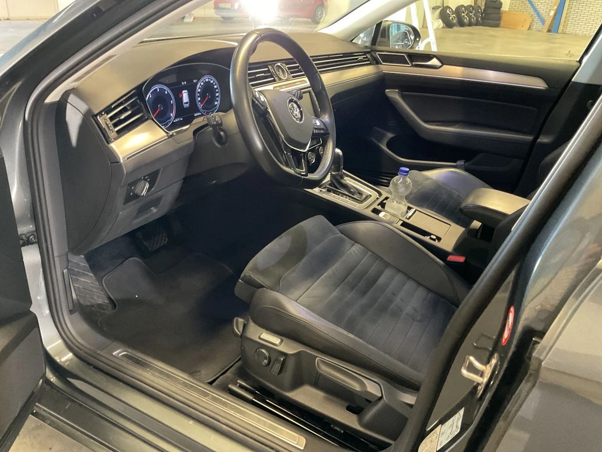 VW Passat 2.0TDI/HIGH LINE/DIGITAL  ОЧАКВАН ВНОС!!, снимка 5 - Автомобили и джипове - 54389319