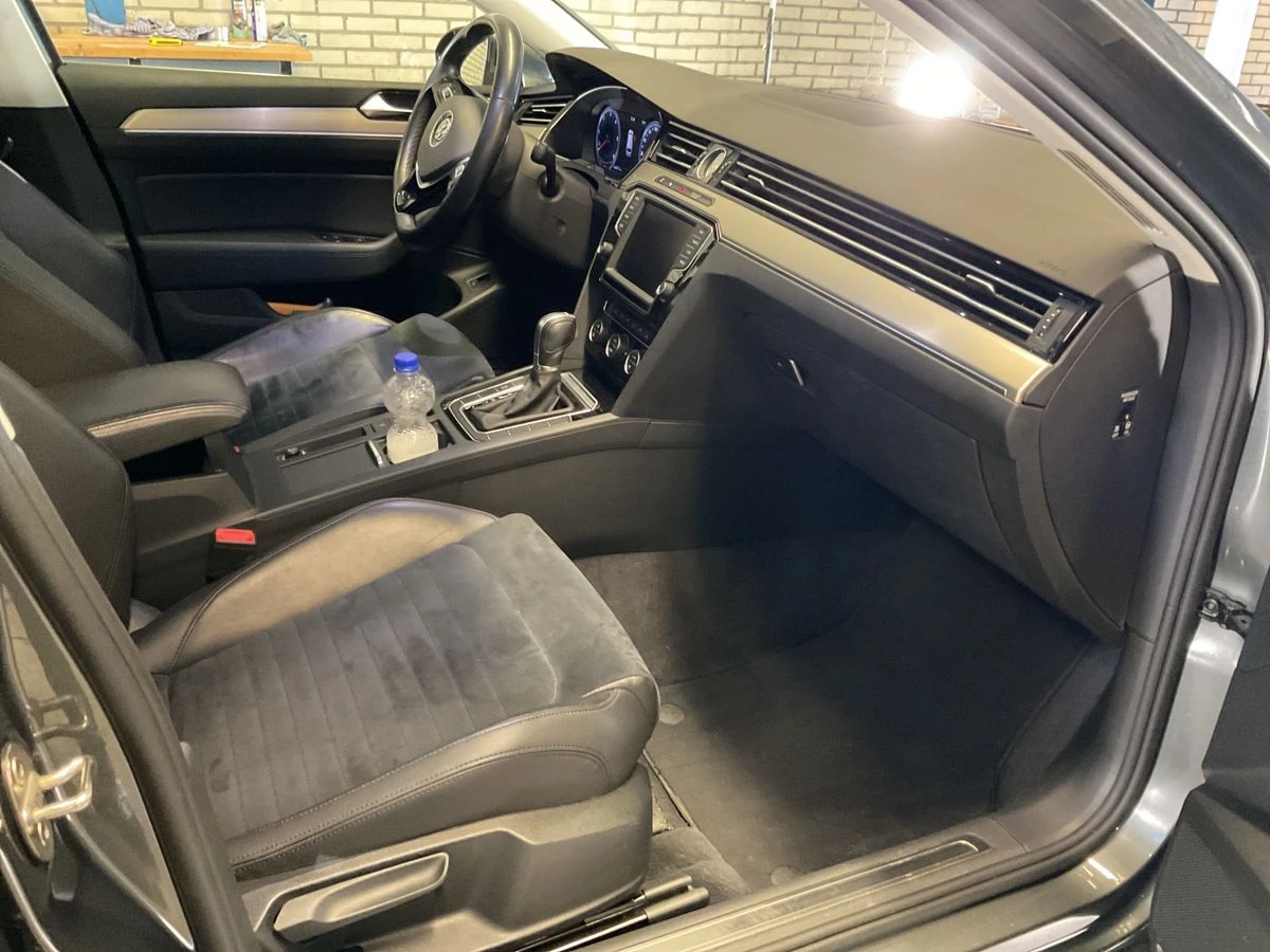 VW Passat 2.0TDI/HIGH LINE/DIGITAL  ОЧАКВАН ВНОС!!, снимка 11 - Автомобили и джипове - 54389319