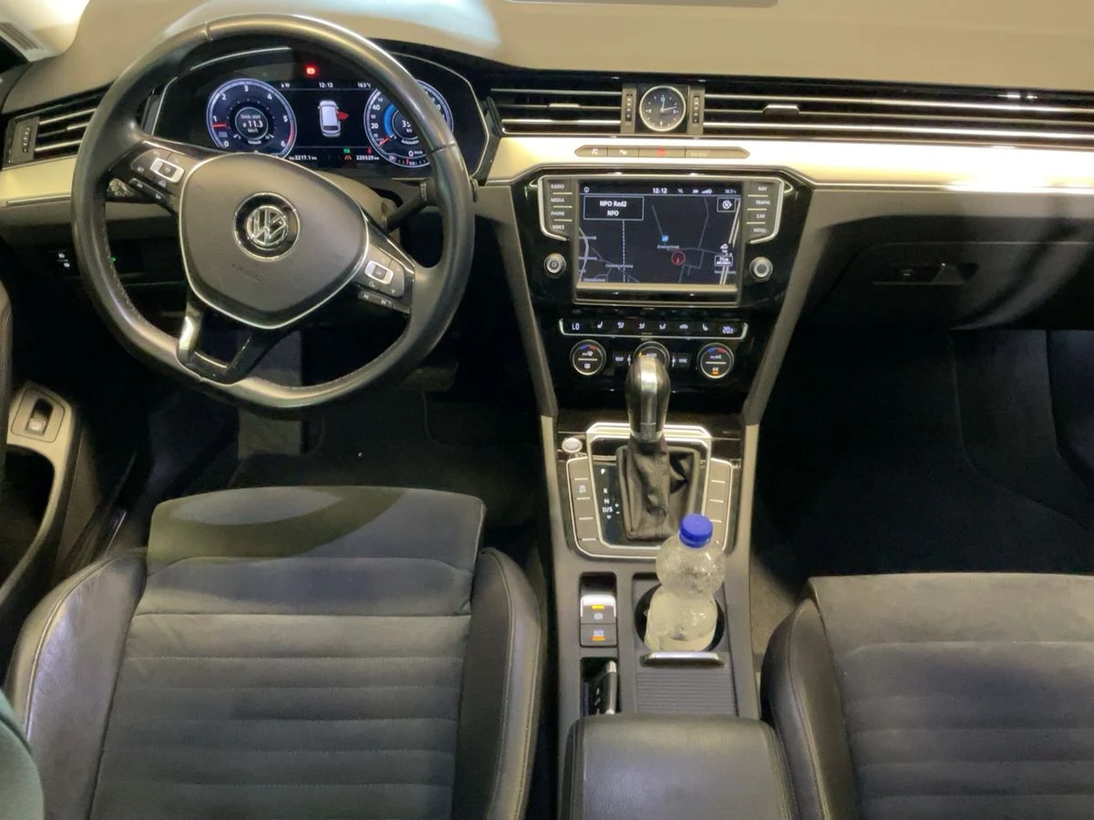VW Passat 2.0TDI/HIGH LINE/DIGITAL  ОЧАКВАН ВНОС!!, снимка 6 - Автомобили и джипове - 54389319