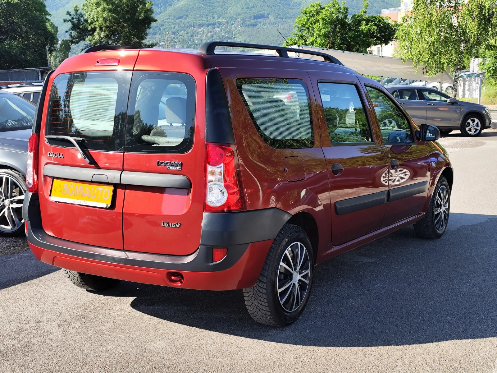 Dacia Logan 1.6i* MCV* LAUREATE* KLIMA* , снимка 4 - Автомобили и джипове - 54686110