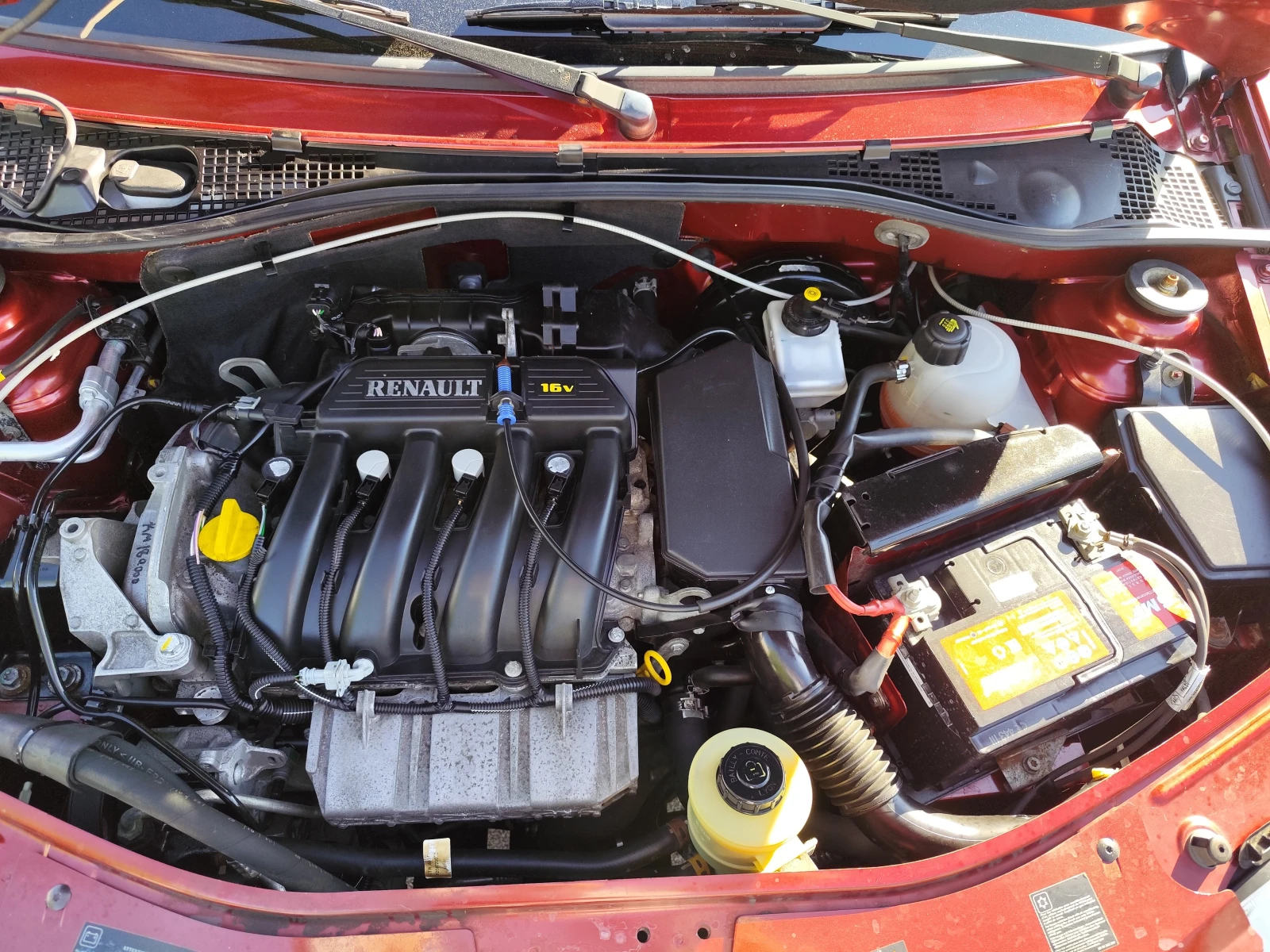 Dacia Logan 1.6i* MCV* LAUREATE* KLIMA* , снимка 15 - Автомобили и джипове - 54686110