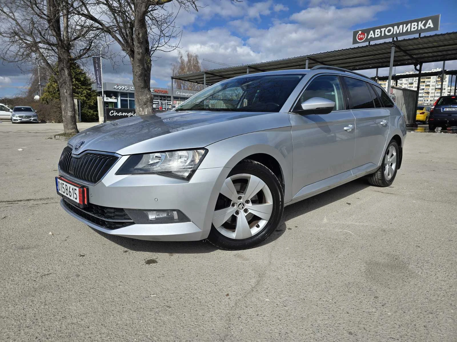 Skoda Superb DISTRONIK/2.0tdi/150hp, снимка 3 - Автомобили и джипове - 54816729