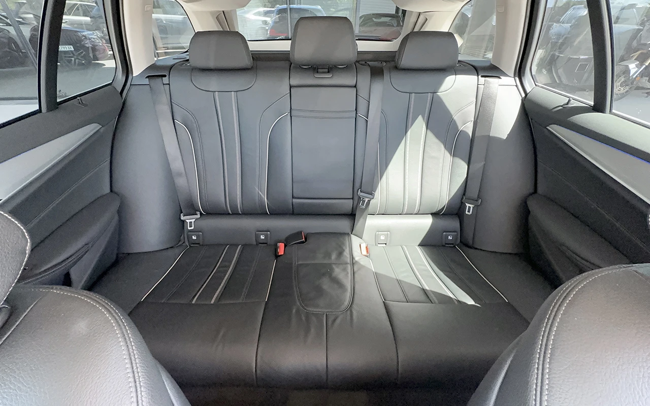 BMW 530 d xDrive Touring LCI, снимка 8 - Автомобили и джипове - 54912272